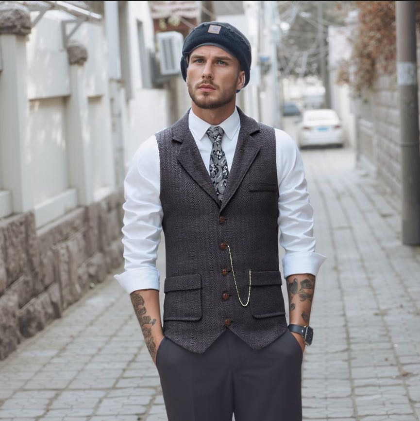 Vintage British Style Men's Plaid Vest - Retro Herringbone Tweed Gilet with Flap Pockets for Groomsmen